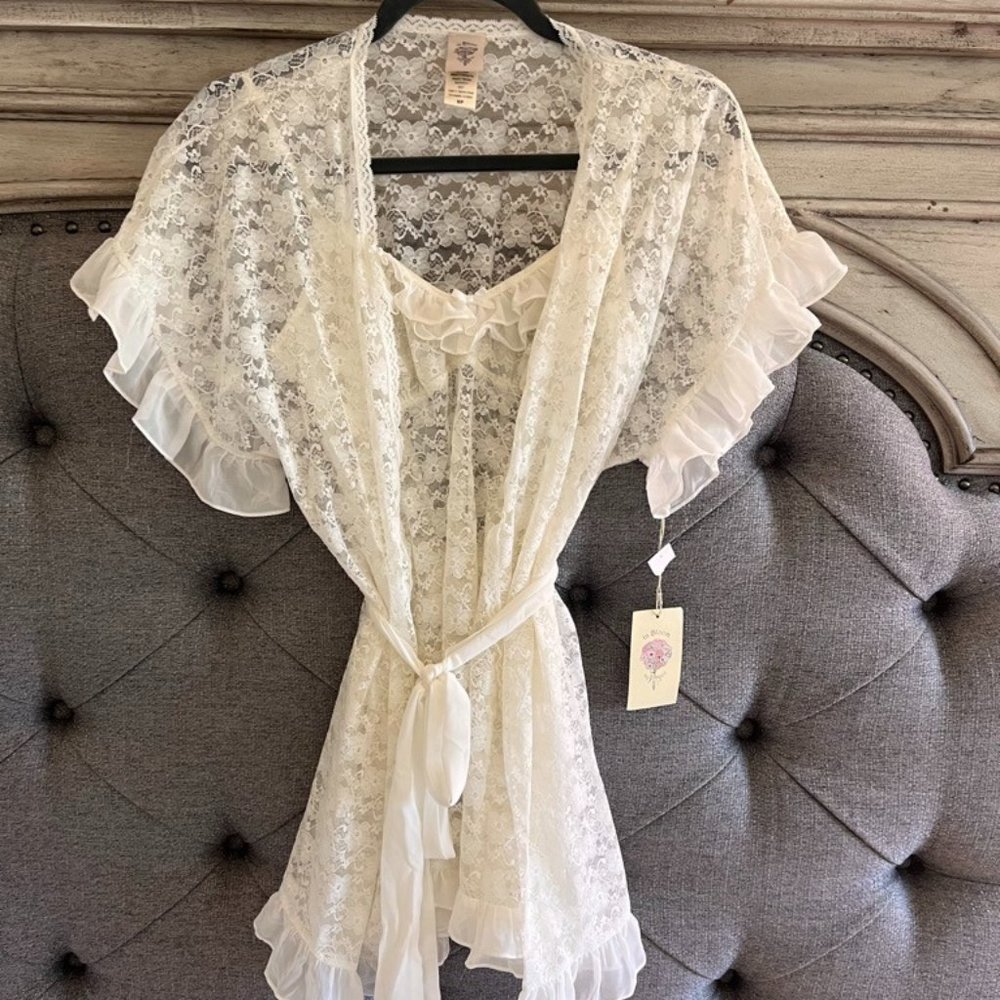 In Bloom by Jonquil- lace robe and matching four piece negligee set NWT sz small